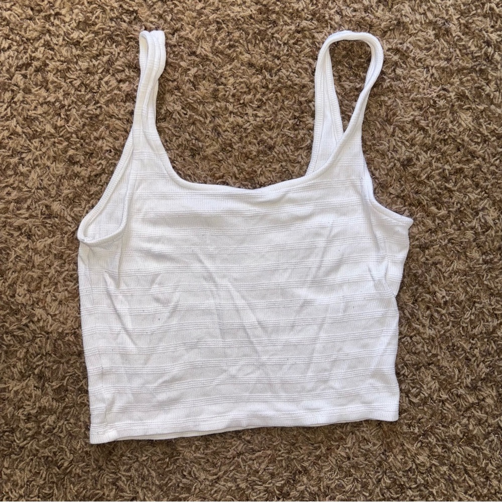 American Eagle | Cropped Ribbed Tank Top - Picture 2 of 4